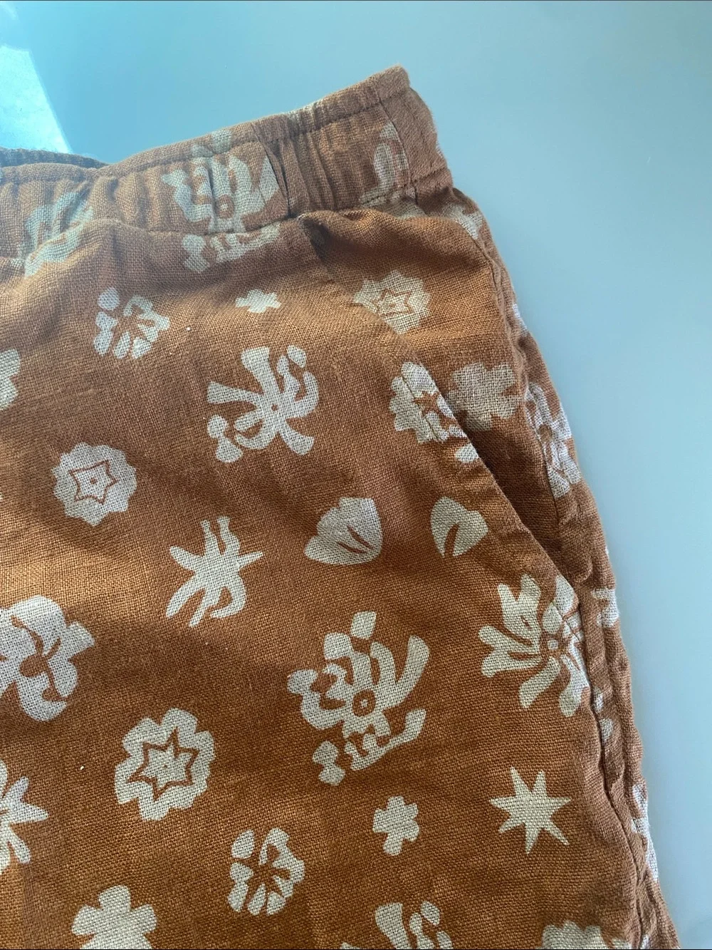 Alex Crane Men's Brown/orange floral 100% linen shorts, Drawstring Waist